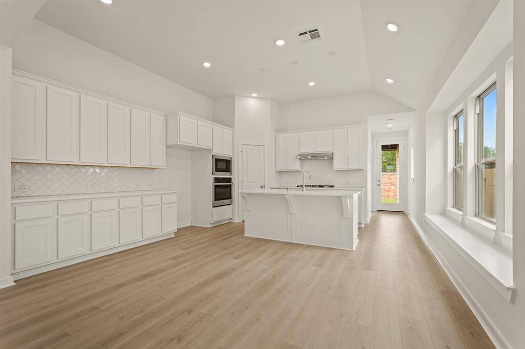 4918ShoreArborLaneCRTNC019