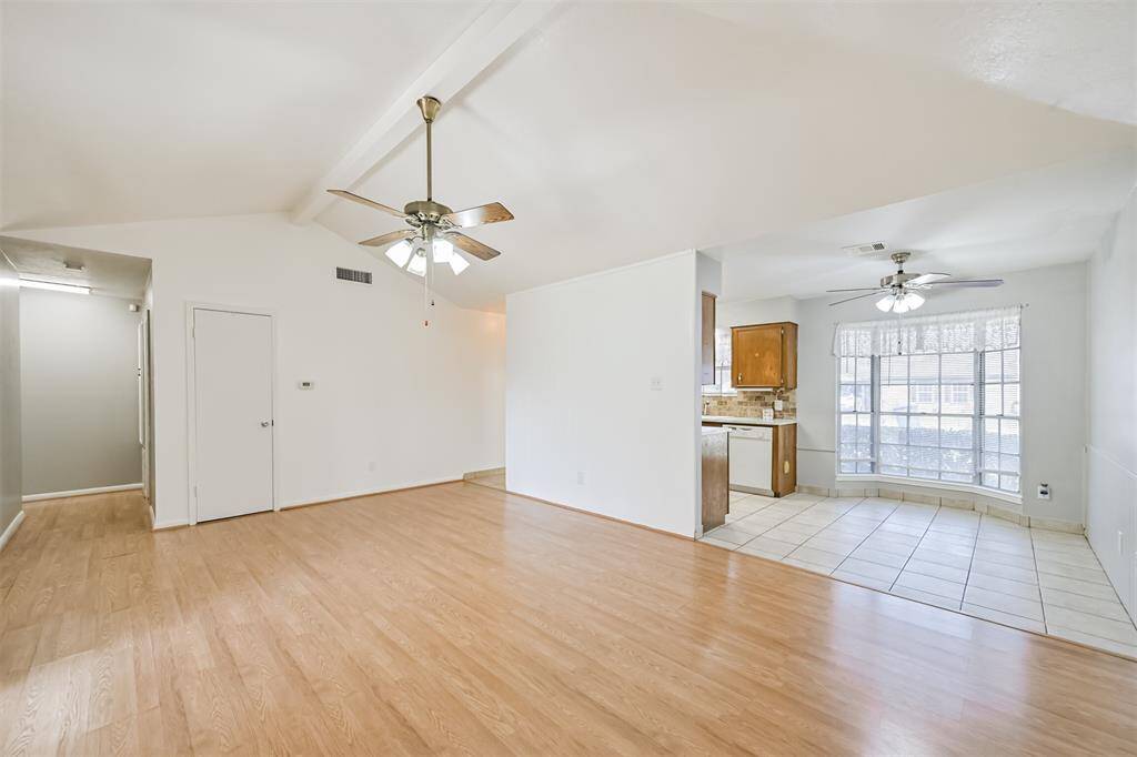 Living Area with view to the breakfast area