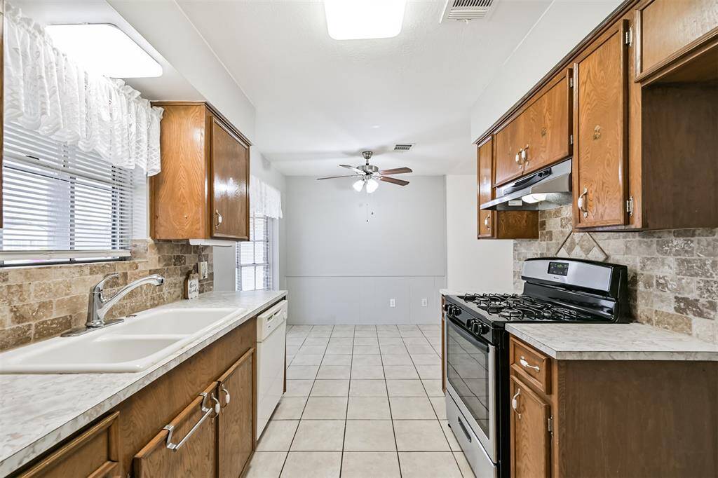 Kitchen with view to breakfast area