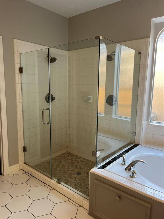 Frameless Shower