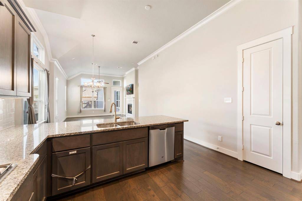 Soft close drawers in kitchen.