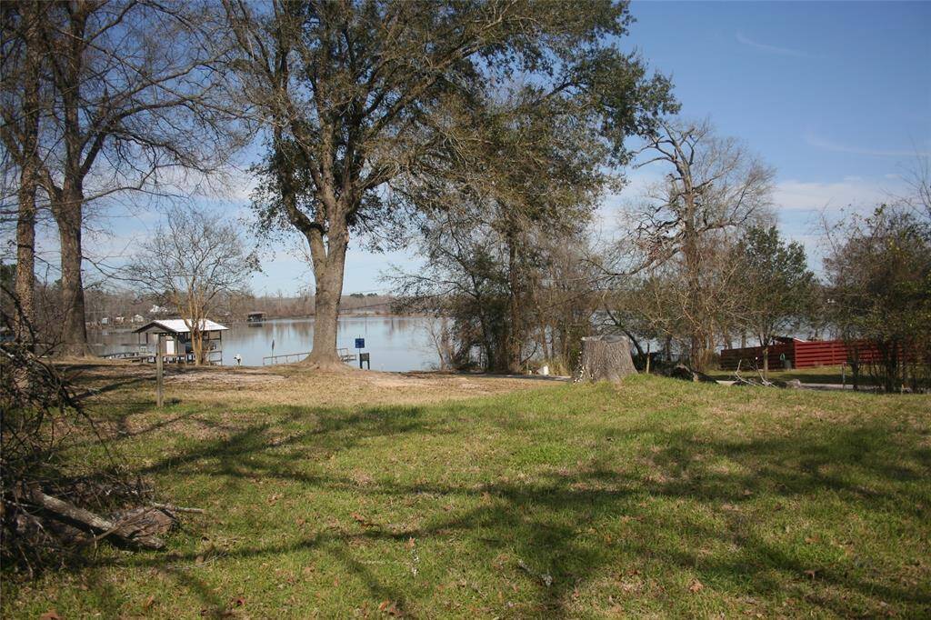 Waterview Of Lake From Back Porch