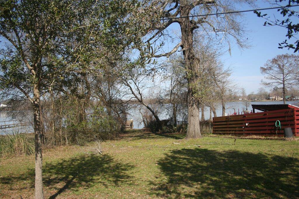 Waterfront Lot That Conveys With Home