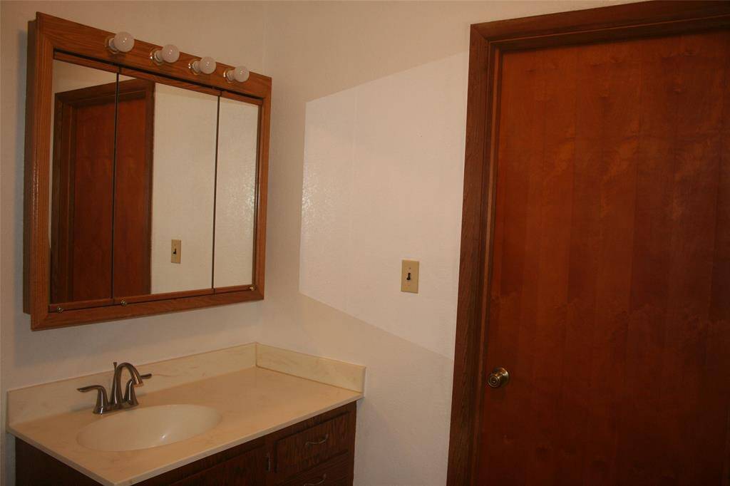Bathroom 2 with W/D Connections