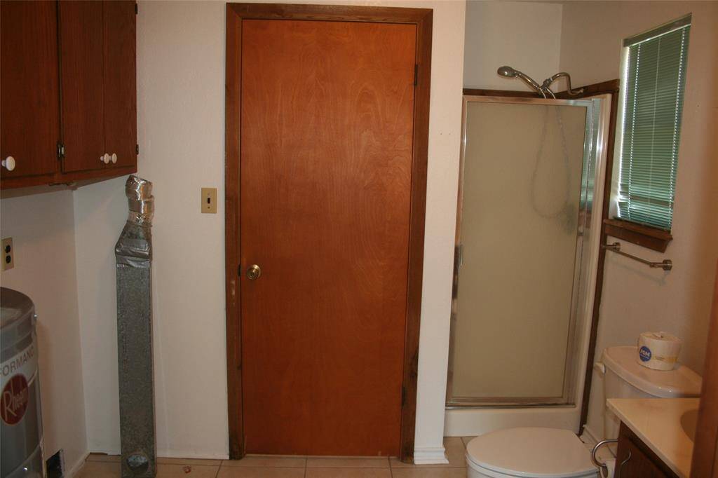 Bathroom 2 with W/D Connections