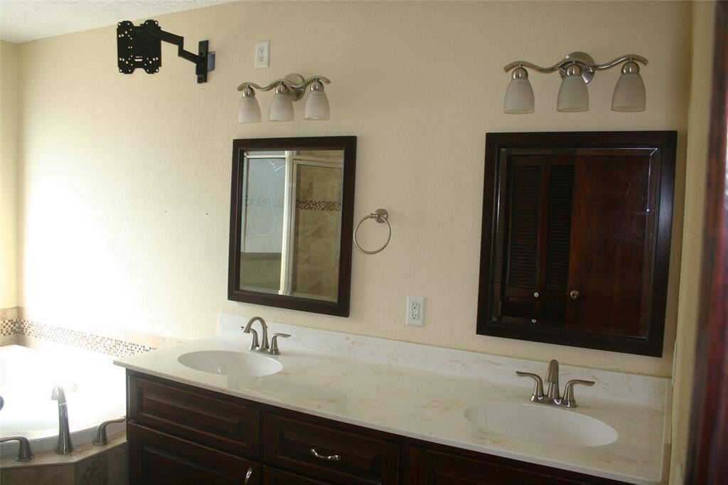 Primary Bathroom His & Her Sinks