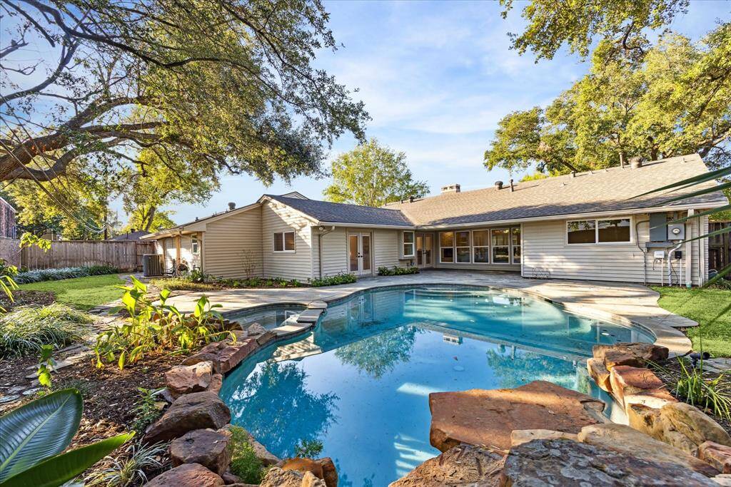 Your backyard oasis awaits!