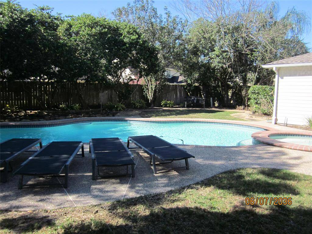 Pool maintenance is covered by owner