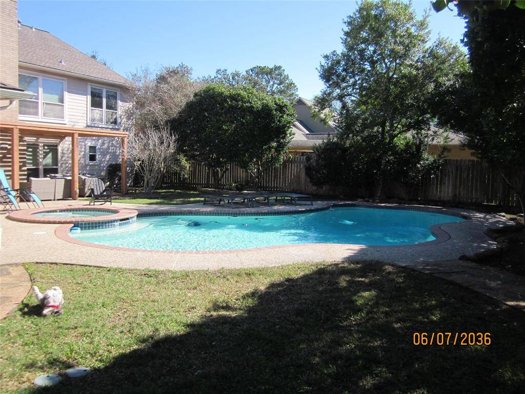 Front and rear yard maintenance is covered by owner