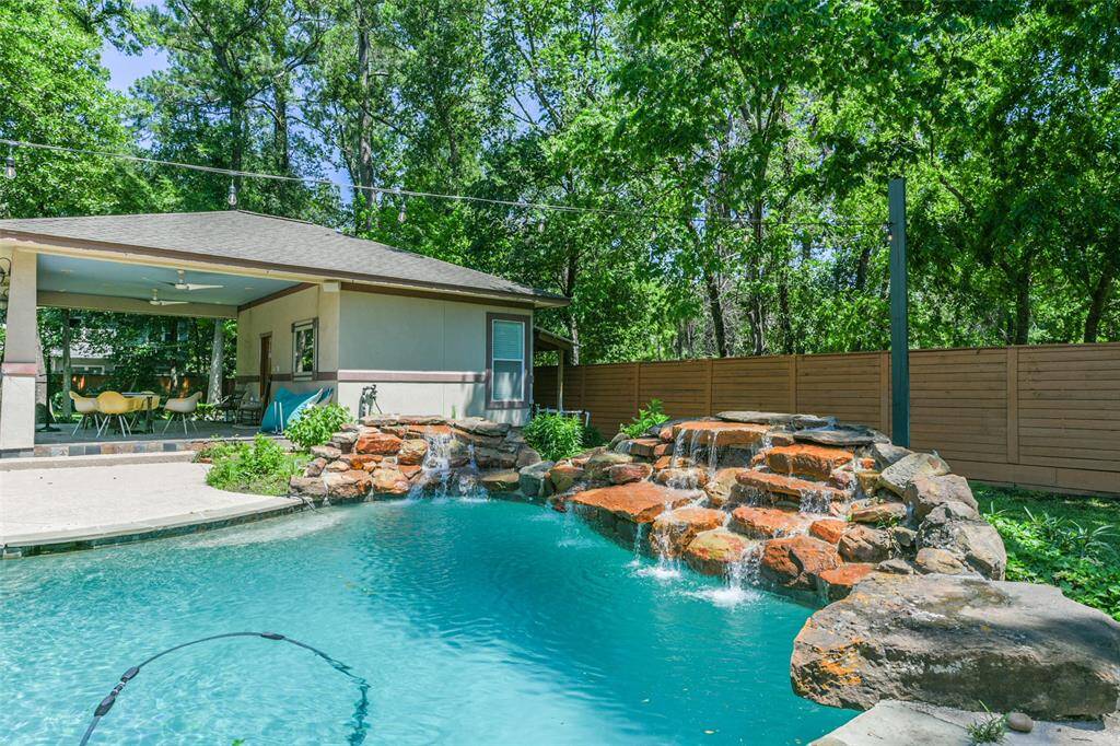 This may also be a great place to operate a rejuvenation spa, healing or meditation center.  There are a lot of interesting opportunities here.