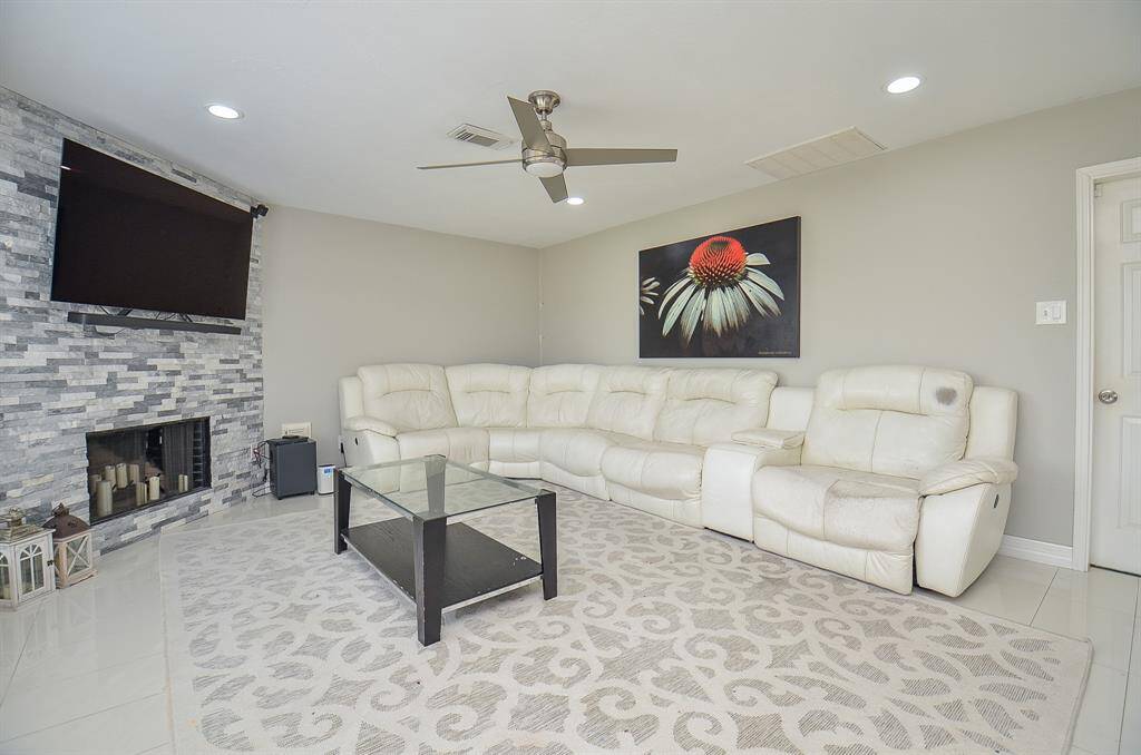 The room maintains a bright and inviting atmosphere both day and night.