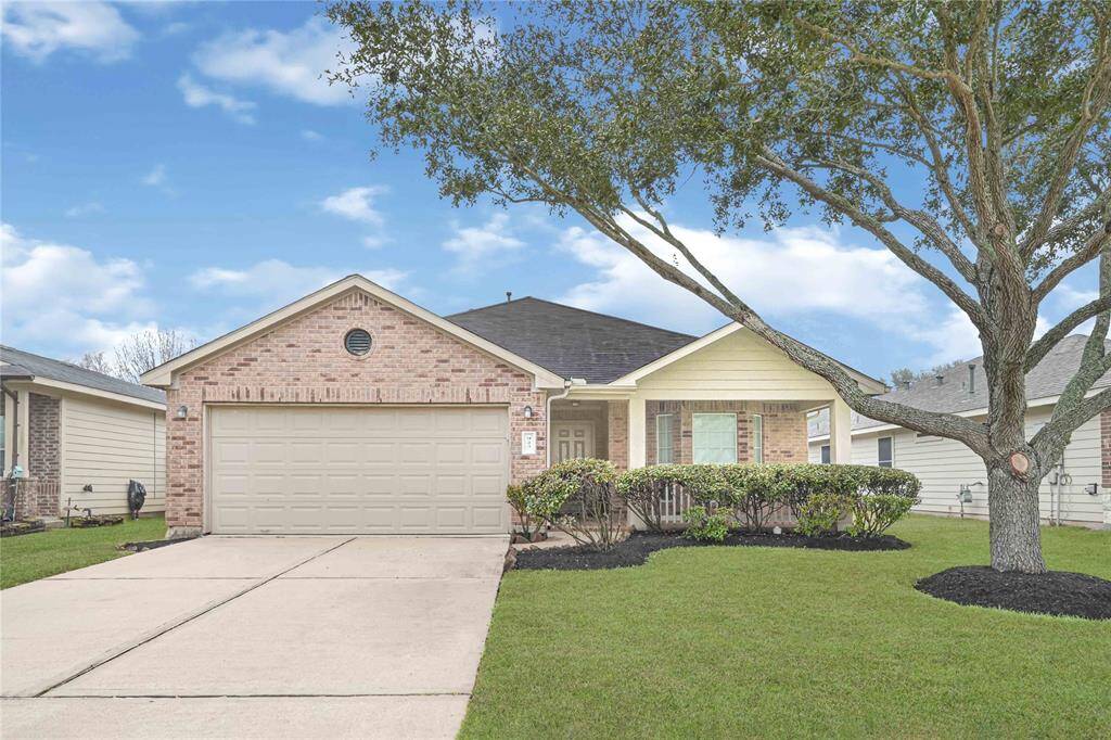This home has great curb appeal! The landscaping is designed to be low maintenance so you can have a nice work and personal life balance to enjoy your free time. The large hardwood has been trimmed to maximize is beauty.