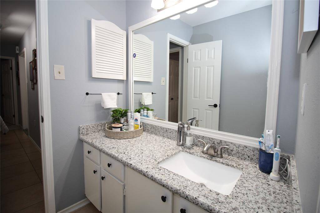 Secondary bathroom