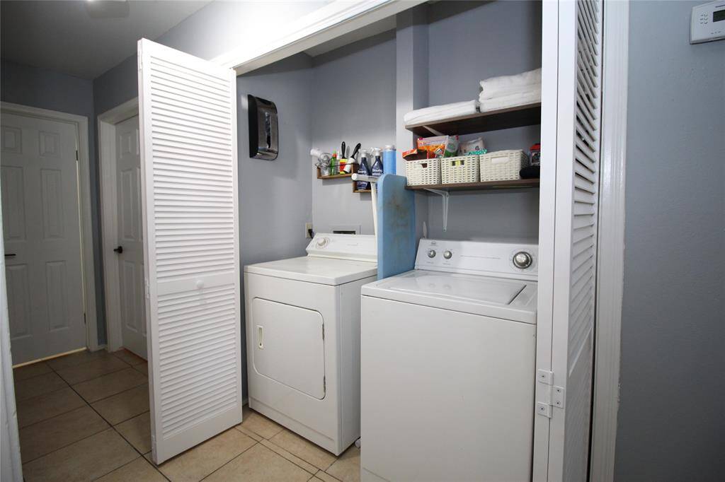 Laundry (washer and dryer stay)