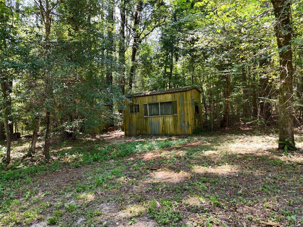 STORAGE  BUILDING