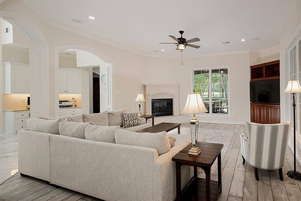 Another view of the family room, with adjacent planning desk - perfect for kids to do homework!