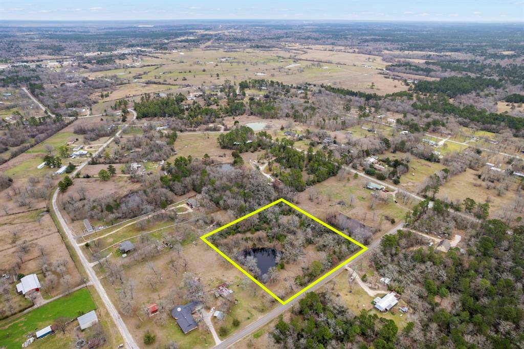 Welcome to 159 Echo Lane, Huntsville, TX!