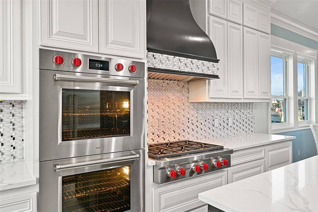 Double convection ovens makes entertaining large groups easy