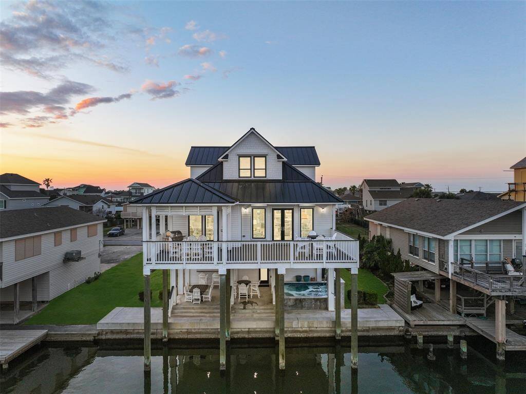 Luxury waterfront home