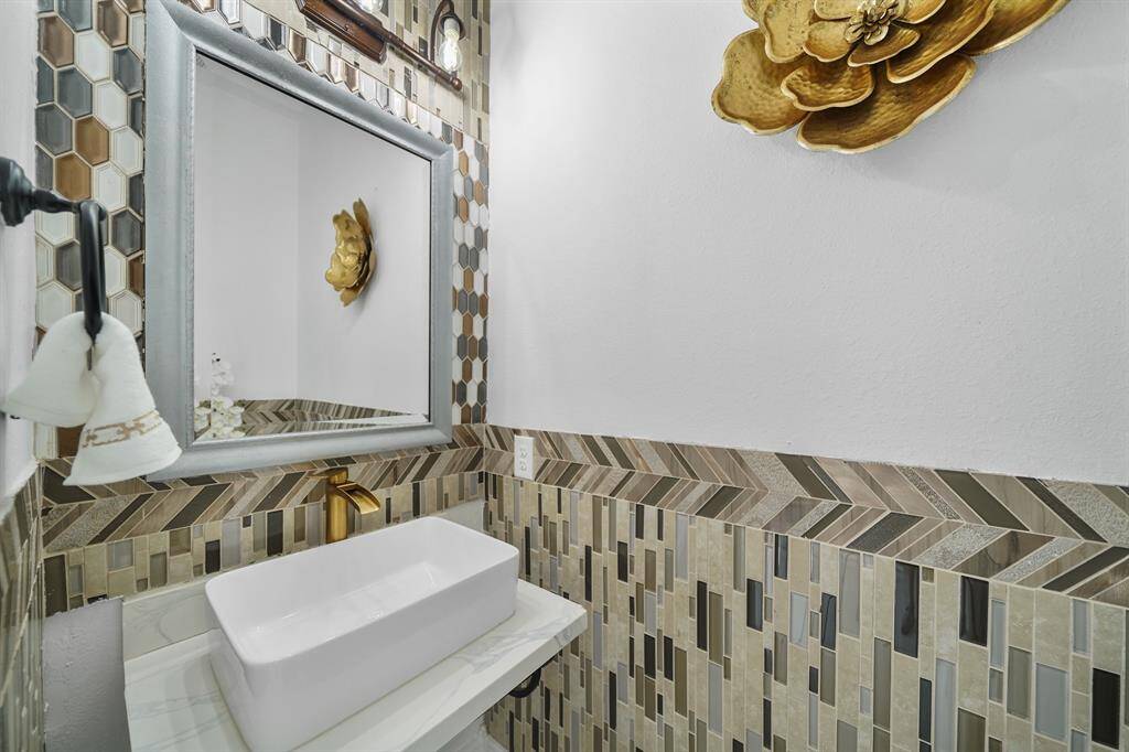 Powder room
