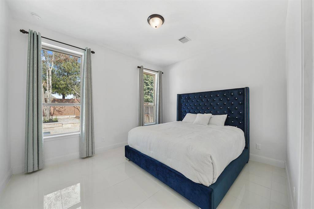 Guest Bedroom-ist floor