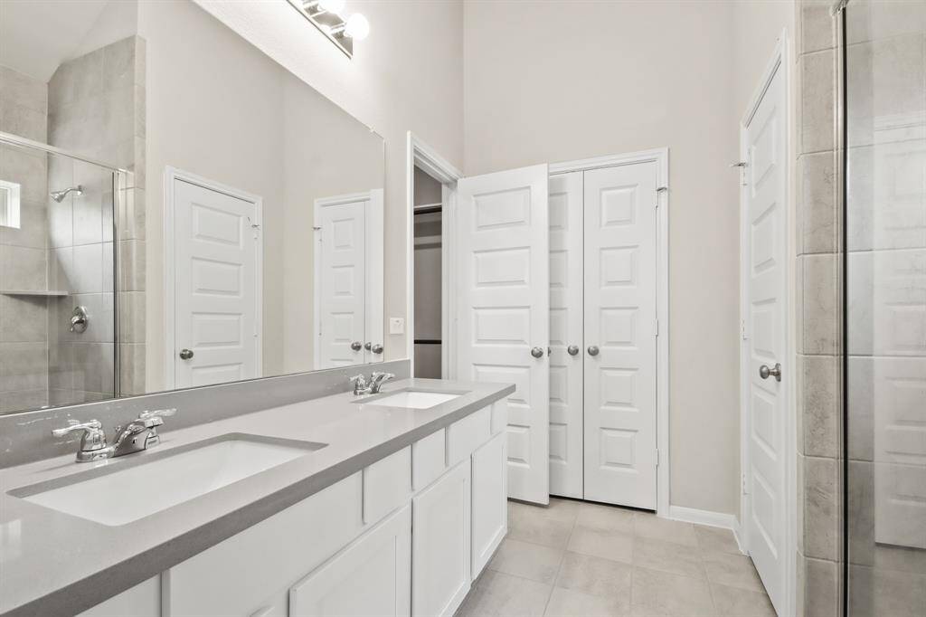 Serene owner's bath (*Photo not of actual home and used for illustration purposes only.)