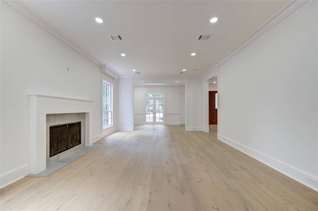 Formal Living Room w/ Fireplace