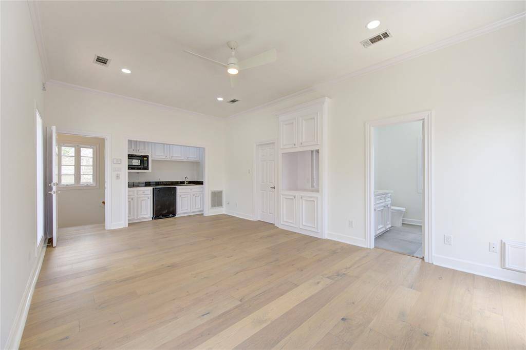 Guest bedroom quarters w/ wet bar & separate stair case (2nd Floor)