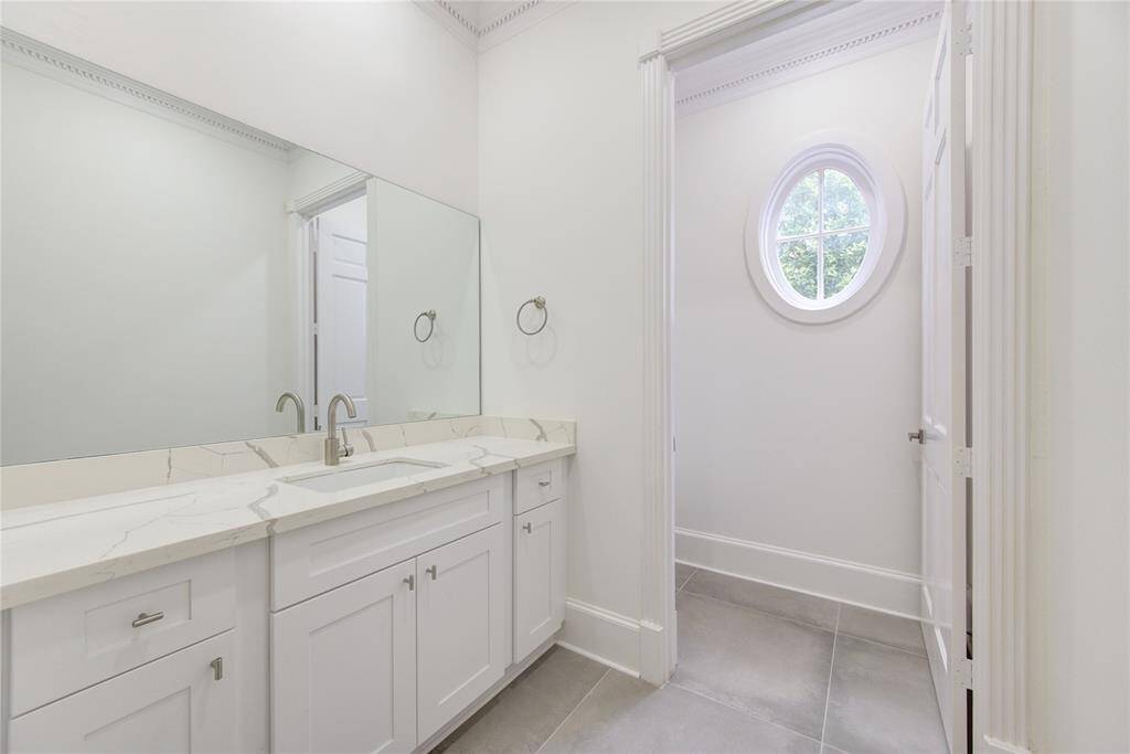 Powder Bath (1st Floor)