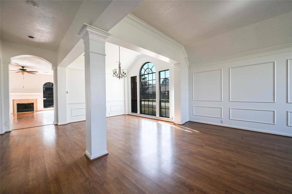 ENTERING THE HOME TO THE DINING AND FLEX AREA