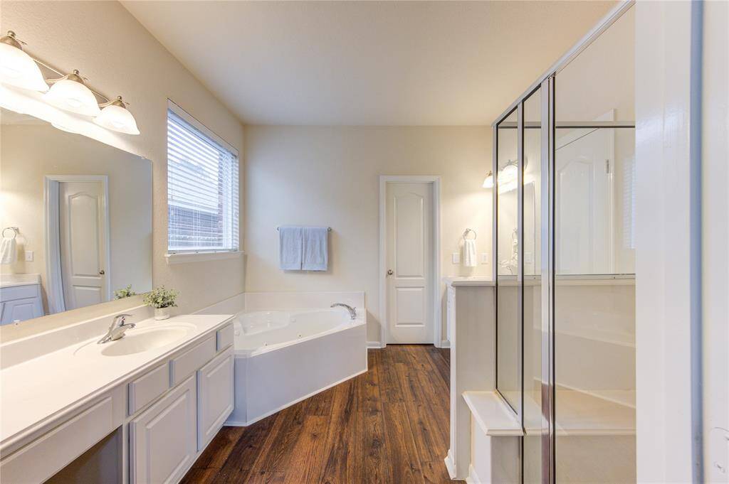 You’ll have all the space you need to store all of the essentials here.