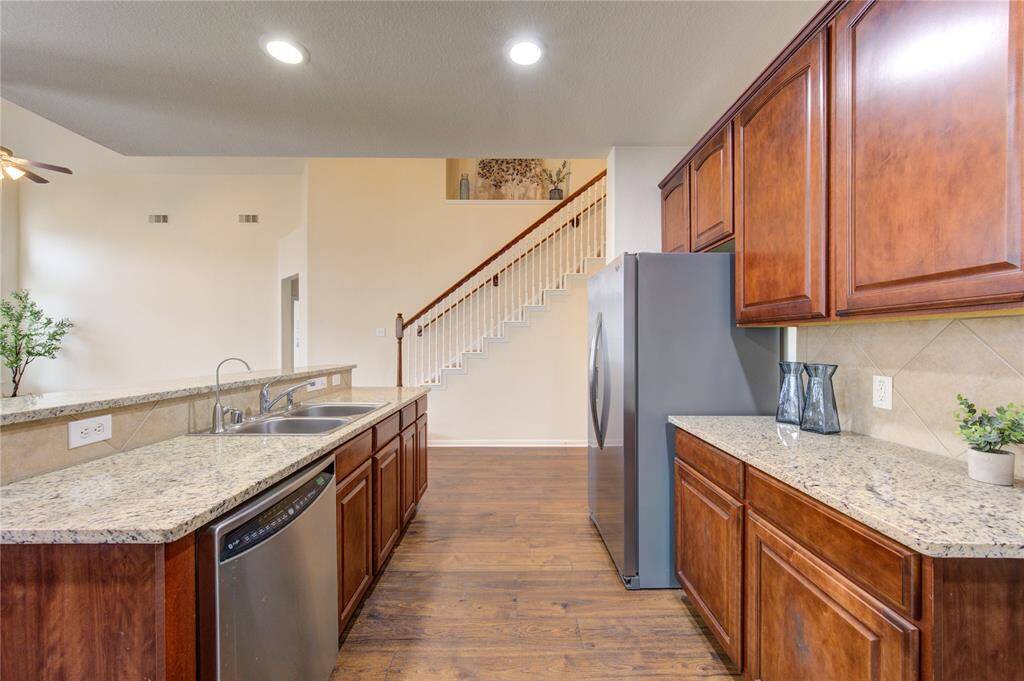 Another view of this beautiful kitchen!
