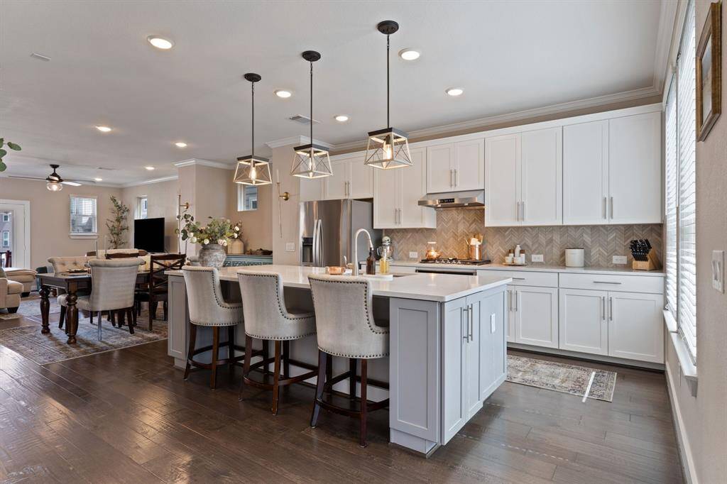 Countless elegant designer upgrades. This home is perfectly situated near extra neighborhood parking and a dog-friendly park on Kerr, with the added bonus of being just steps from the delightful Bauer Pocket Park
