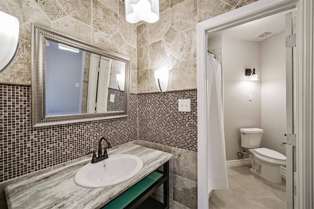 2nd Vanity in Bathroom 2.