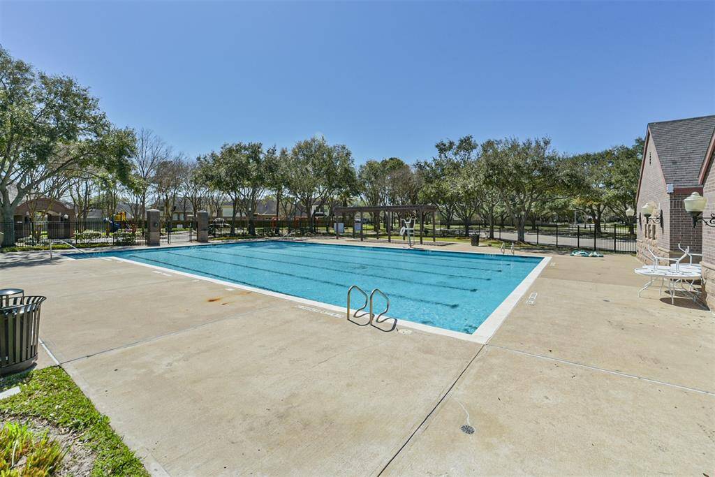 Area pool