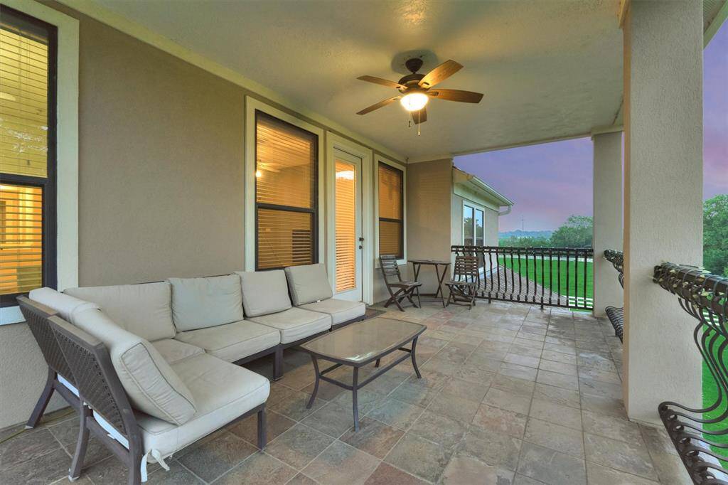 A peaceful setting ready for hosting family & friends.