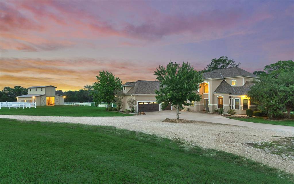 The best of both worlds - Perfection Ranch offers ample neighborhood and equestrian amenities, but with lot sizes large enough to give you space and privacy!