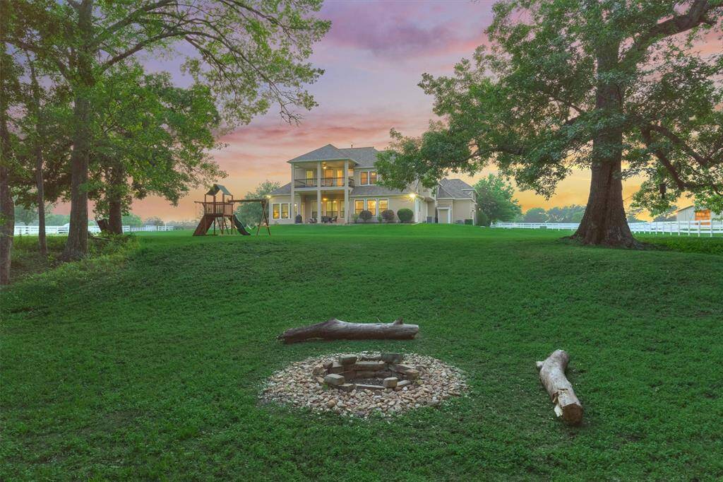 The property is especially dreamy during golden hour! Enjoy s'mores or drinks around the fire pit!