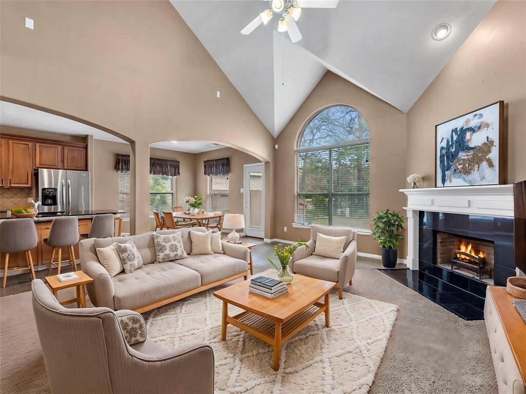 Virtually staged livingroom