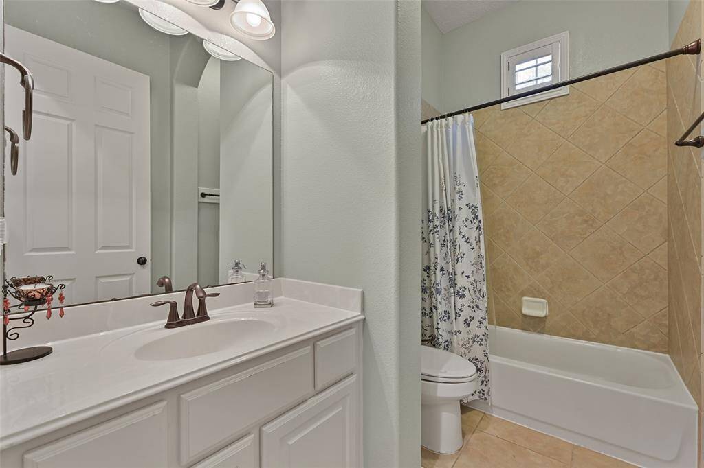 Another view of the 3rd Bath