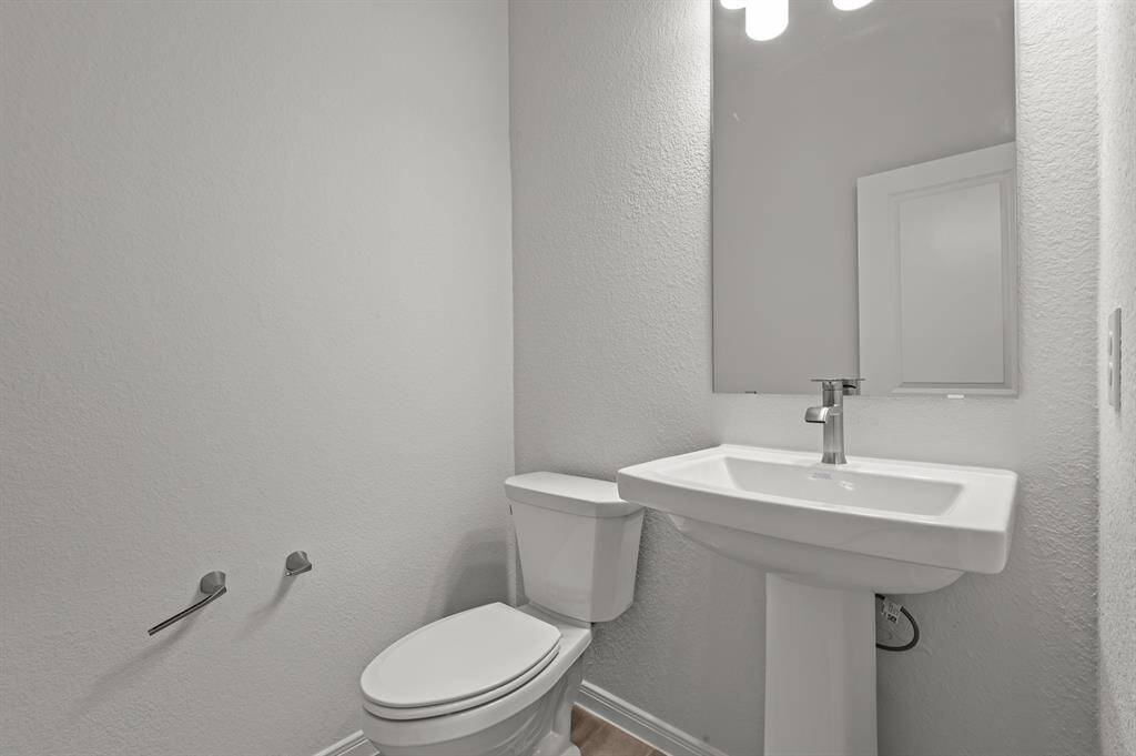 Photo does not represent actual home options and selection. Ask Sales consultant for specific selections.