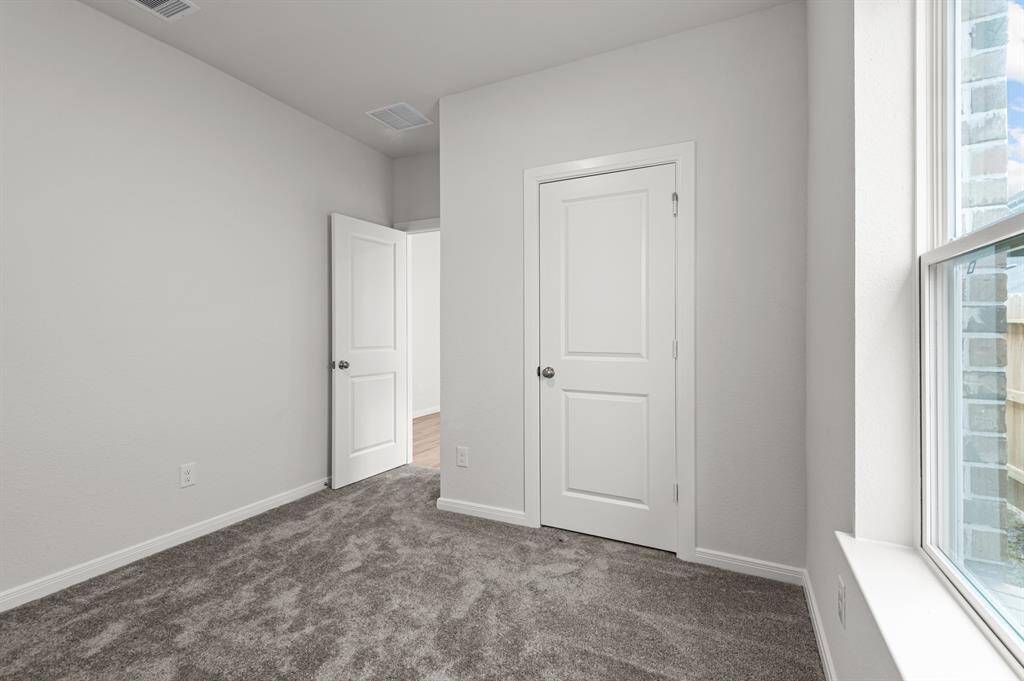 Photo does not represent actual home options and selection. Ask Sales consultant for specific selections.