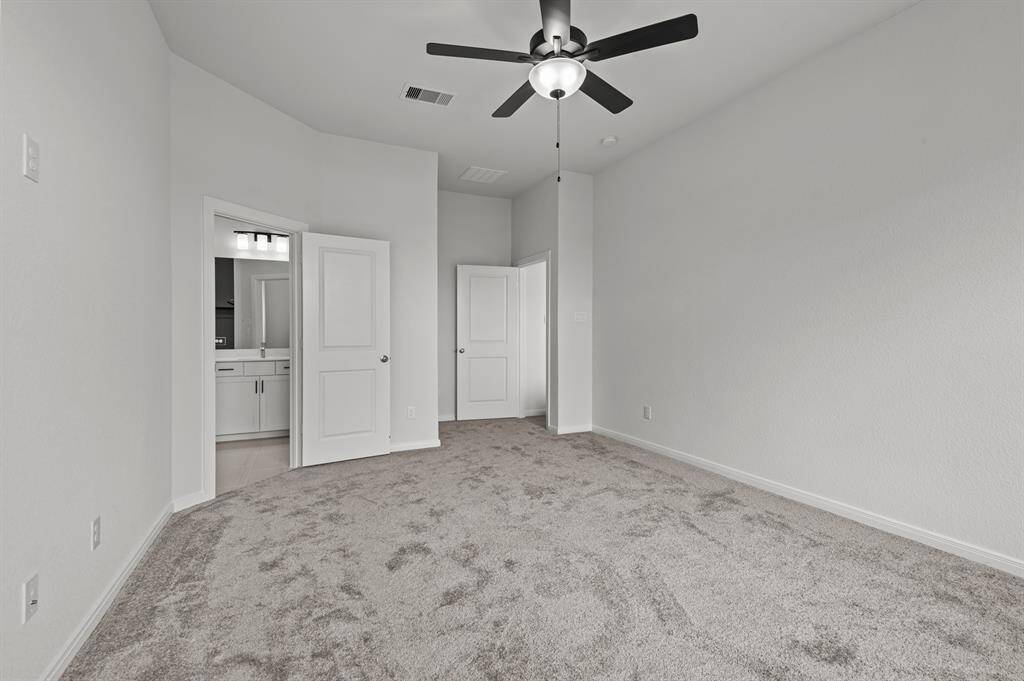 Photo does not represent actual home options and selection. Ask Sales consultant for specific selections.