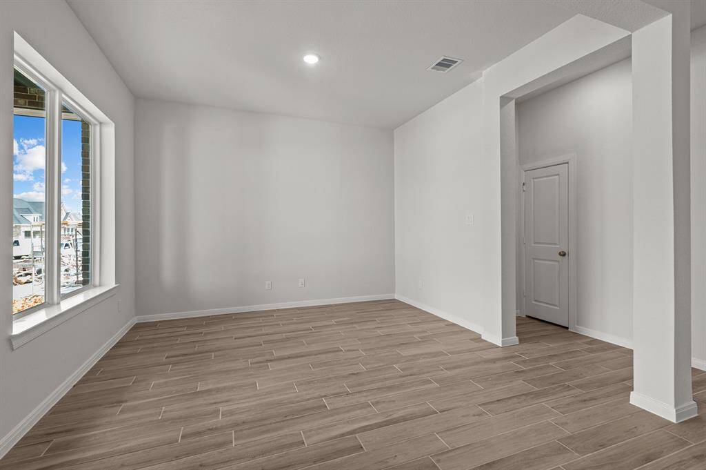 Photo does not represent actual home options and selection. Ask Sales consultant for specific selections.