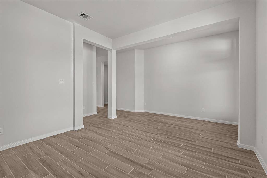 Photo does not represent actual home options and selection. Ask Sales consultant for specific selections.