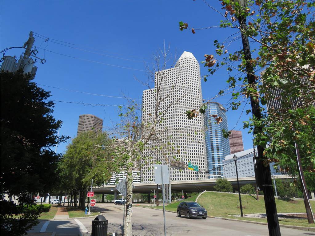 Downtown Proximity and Views