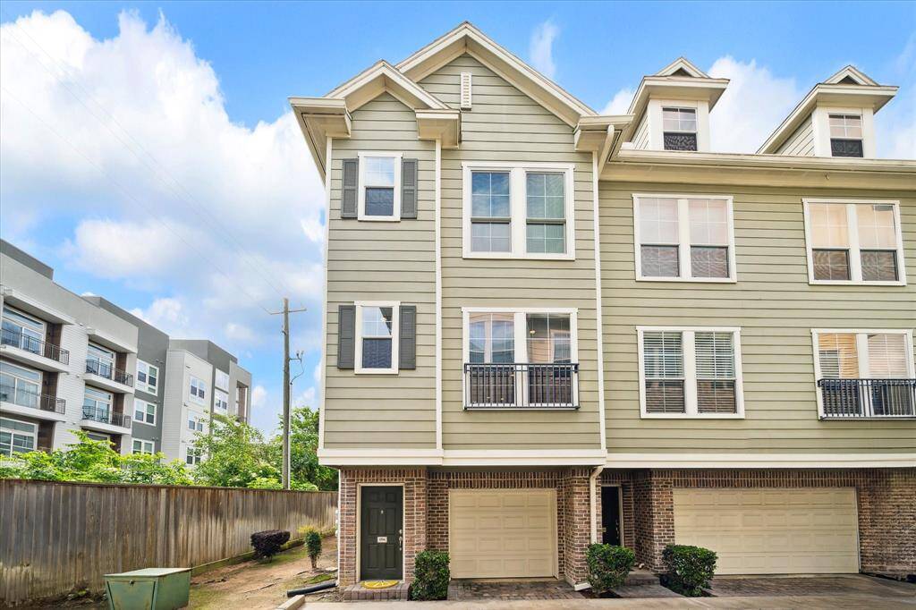 End Unit Sharing only One Wall with Neighbor. Owner has replaced the Air and Heat System in Jan. 2021 per seller.