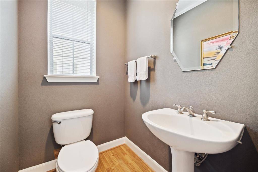Guest Bath on 2nd Floor