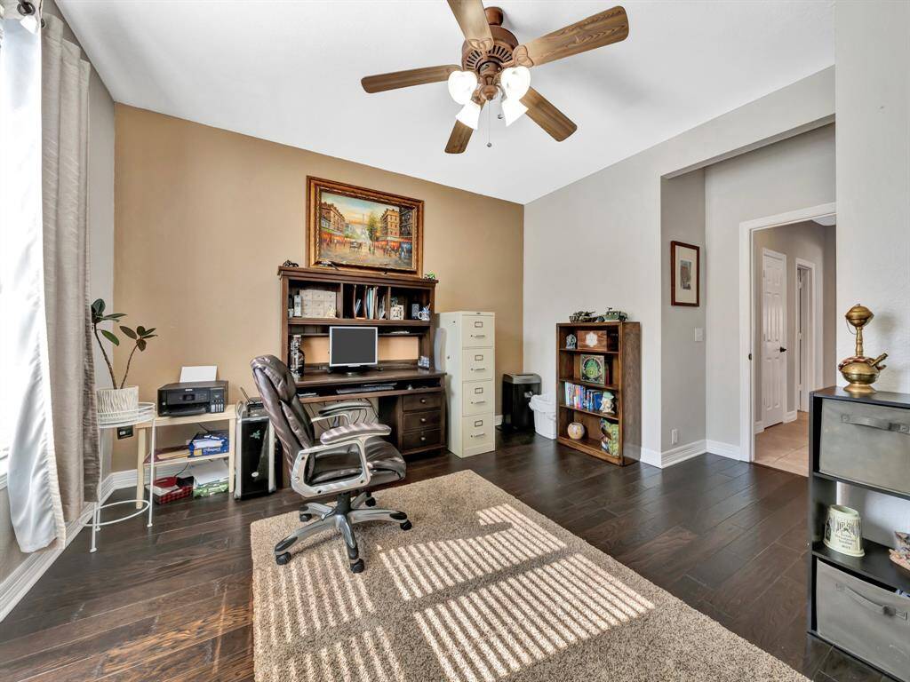 Secondary bedroom DOWNSTAIRS