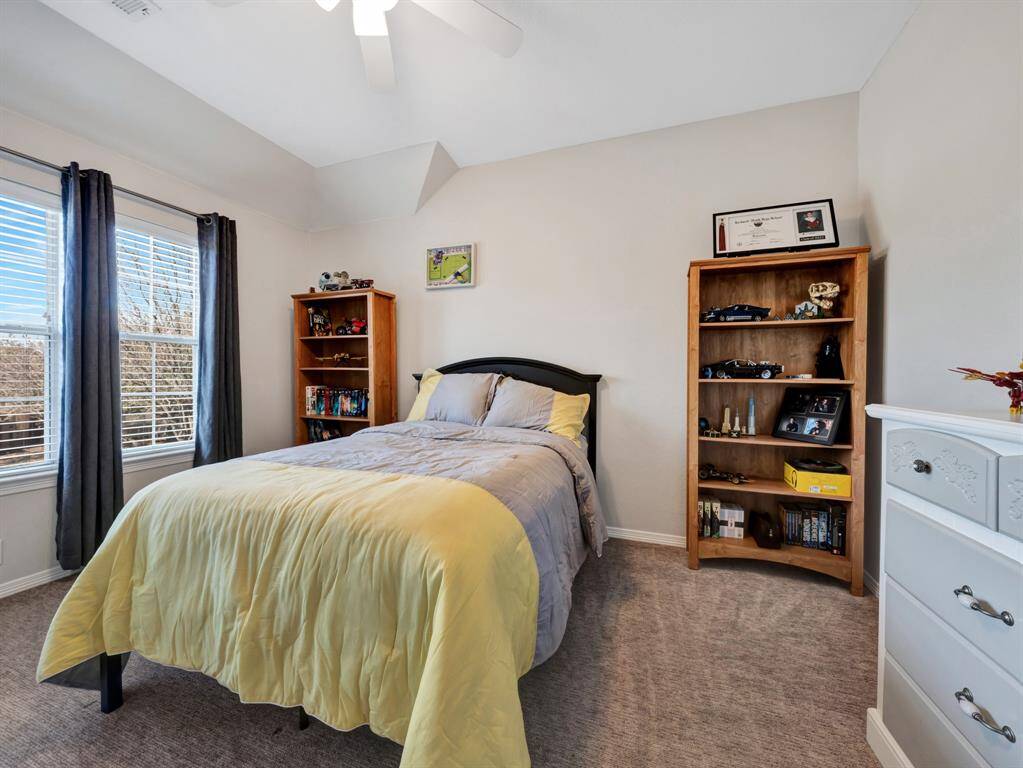 Secondary bedroom UPSTAIRS